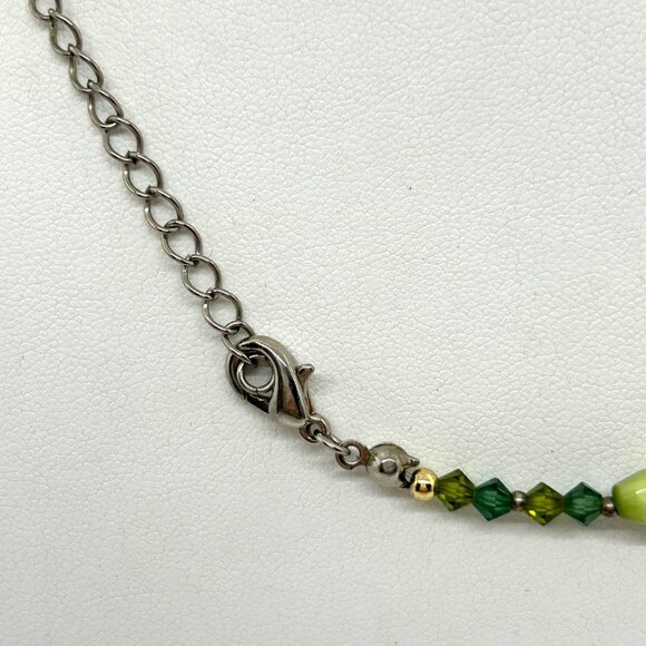 Jadeite & Glass Beaded Necklace With Silver Tone Accents And Lobster Clasp 18 in - Picture 6 of 9